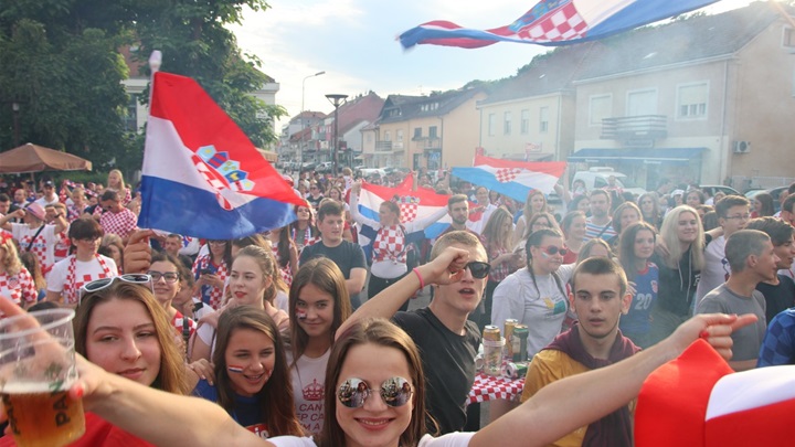 navijači kraj (1).jpg