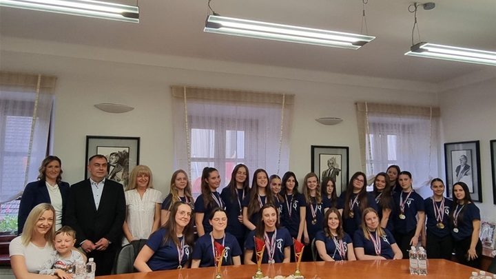 Prijem mazoretkinje 012.jpg