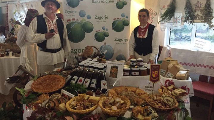 uzorna seoska žena.JPG