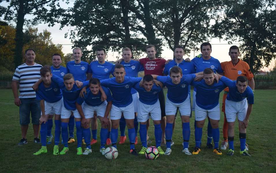 SPORT 22.8._NOGOMET INKOP OSVOJIO DOMAĆI TURNIR Seniori Inkopa  (2).JPG