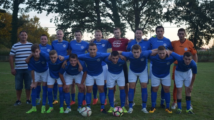 SPORT 22.8._NOGOMET INKOP OSVOJIO DOMAĆI TURNIR Seniori Inkopa  (2).JPG