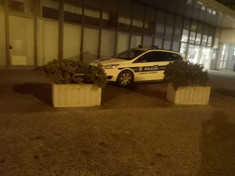 Policija tučnjava