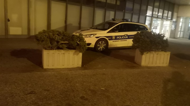 Policija tučnjava