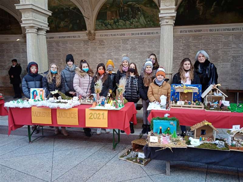 web U OŠ Marija Bistrica učenici izrađivali jaslice u humanitarne svrhe2.jpeg