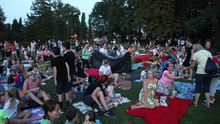 ljetno kino oroslavje (1).JPG