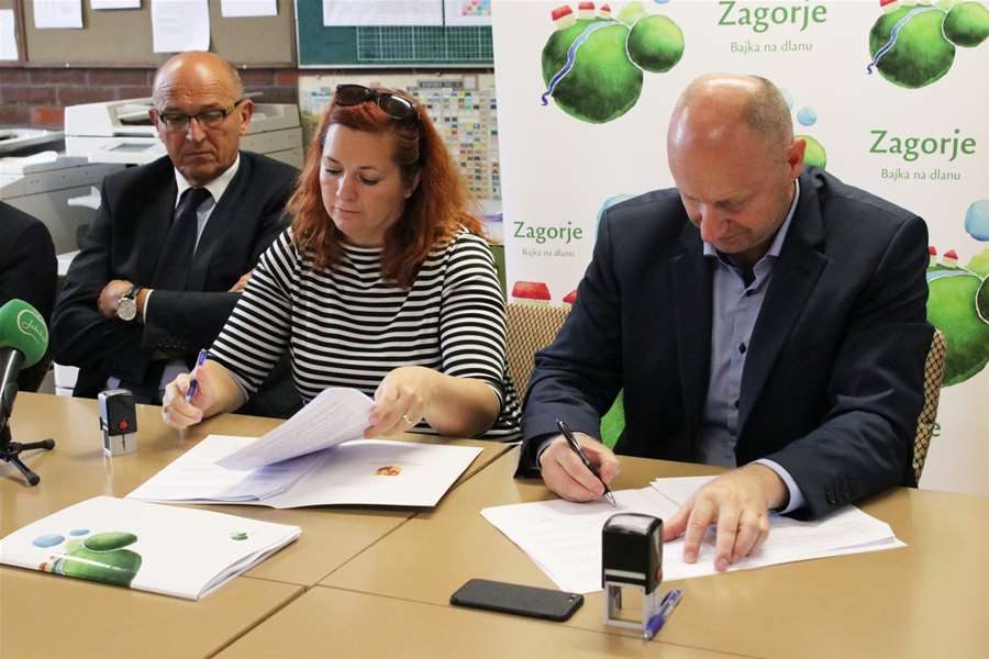 osnovna škola zabok potpisivanje (9).jpg
