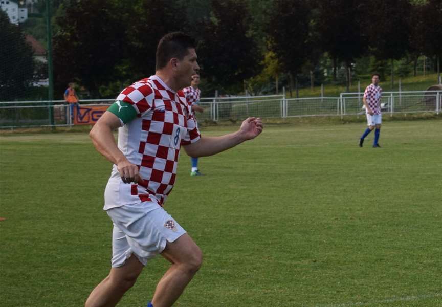 web 14 07 U Maču gostuje Hrvatska nogometna reprezentacija svećenika Domagoj Matošević 1.JPG