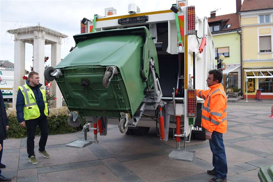 U Mariju Bistricu stigli kamioni za odvoz smeća5.JPG