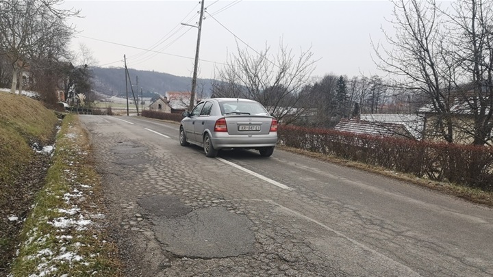 Županijska cesta kroz Loborsko Završje
