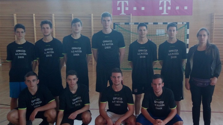 Prvoplasirana ekipa zabočke gimnazije na županijskom natjecanju u košarci