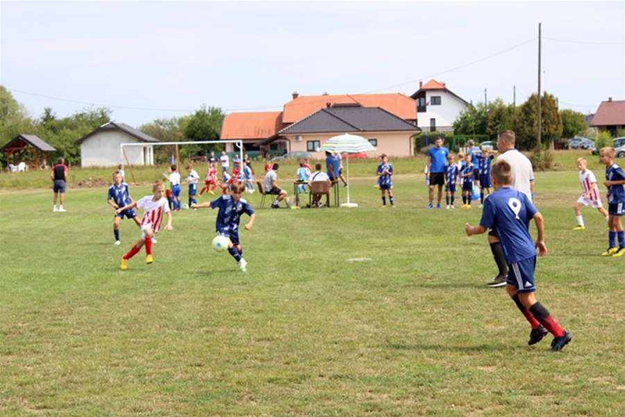 dečec kup
