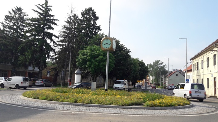 zlatar centar sat.jpg