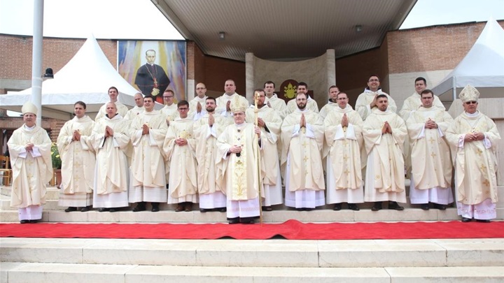 Zaređeno 20 novih svećenika, 5 iz Zagrebačke Nadbiskupije.doc11.JPG