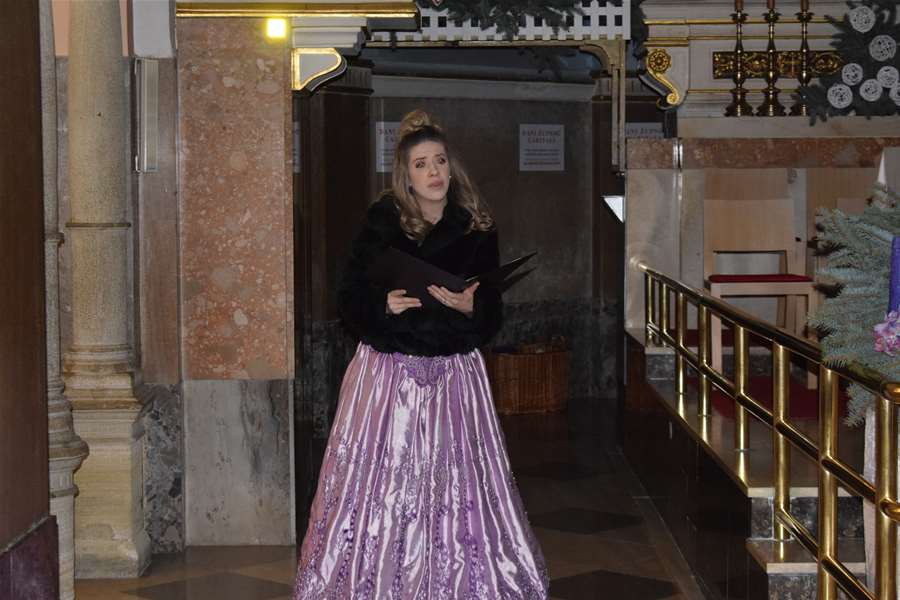 U Bazilici MBB-e Adventski koncert održali Valentina Mekovec i Javor Valjak3.JPG