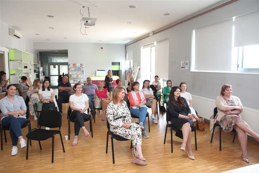 okrugli stol fundraising (1).JPG