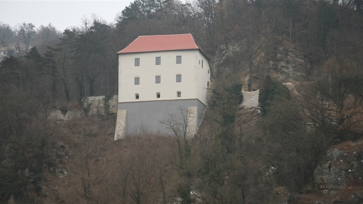 STARI GRAD izrezano.jpg