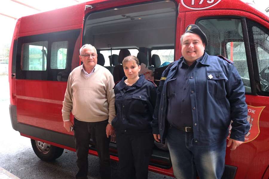 Predsjednik DVD-a Pavlovec Ivan Jelenčić, Štefica i Antonio Papišta