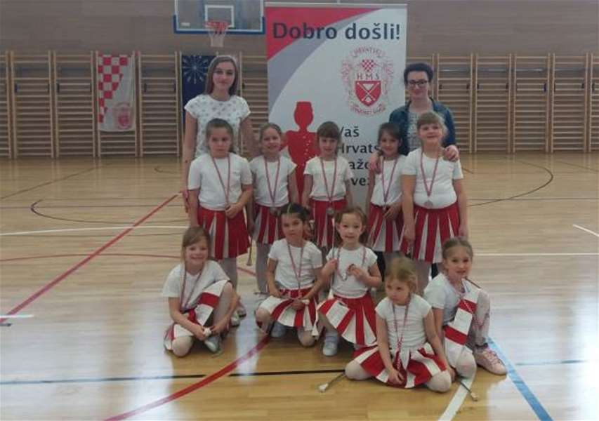 loborske mažoret 09 (1).jpg