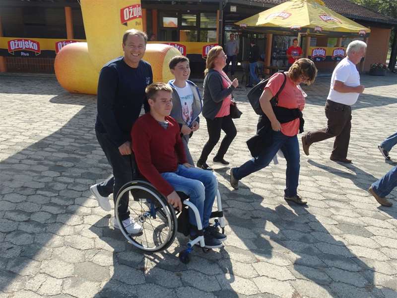 ujedinjeni u utrci za danijelove noge.jpg