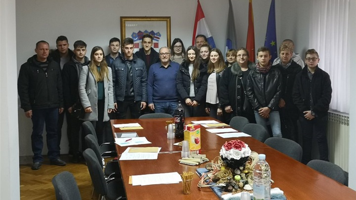 desinić stipendije.jpg