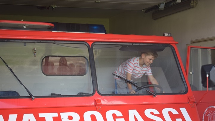 Dan otvorenih vrata DVD-a Laz 3.jpg