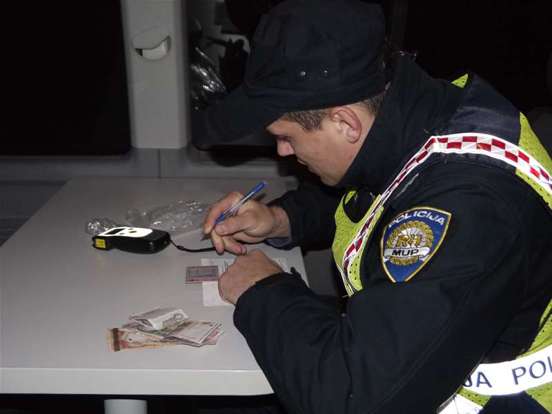 policija