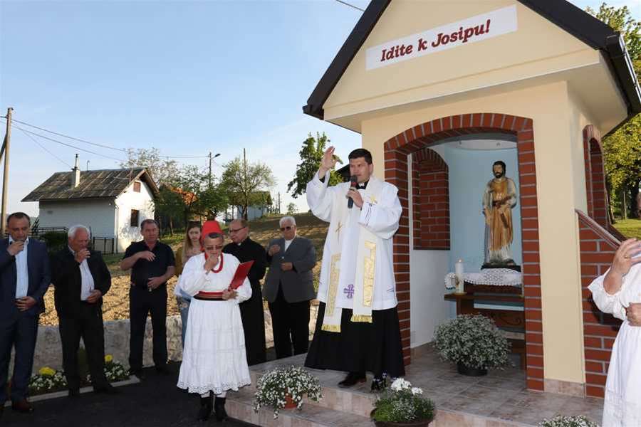 BLAGOSLOV GLOBOČEC  2.jpg