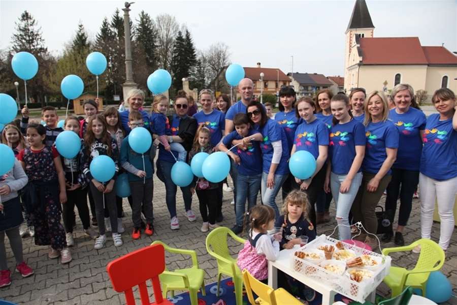 Obilježavanje Svjetskog dana svjesnosti o autizmu na oroslavskom trgu