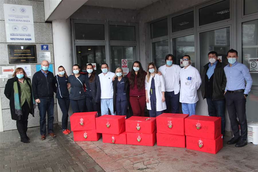 pokloni zdravstvenim djelatnicima (1).JPG