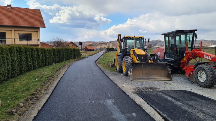 miekovec benzinska (1).jpg