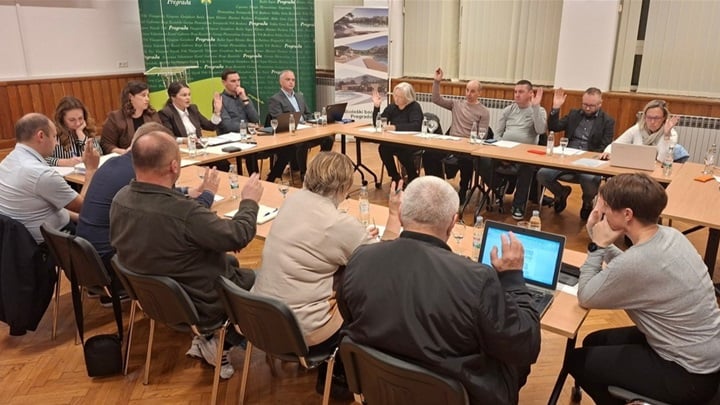 20251030_181602 (1).jpg