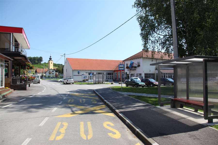 mače