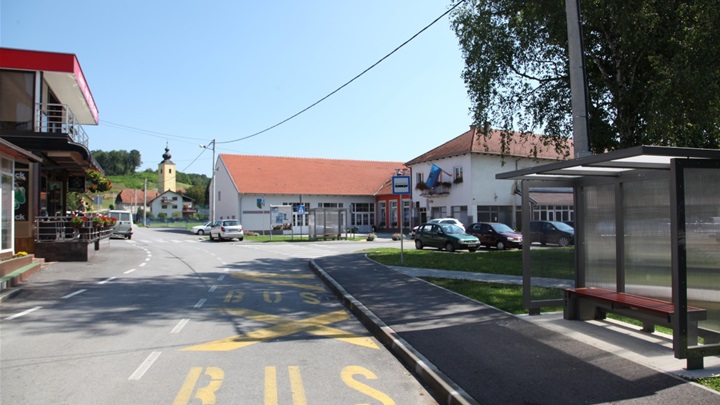 mače