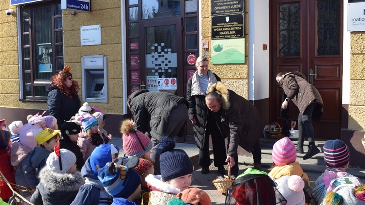 Djeca DV Pušlek na fašnik posjetila Općinu Marija Bistrica7.JPG