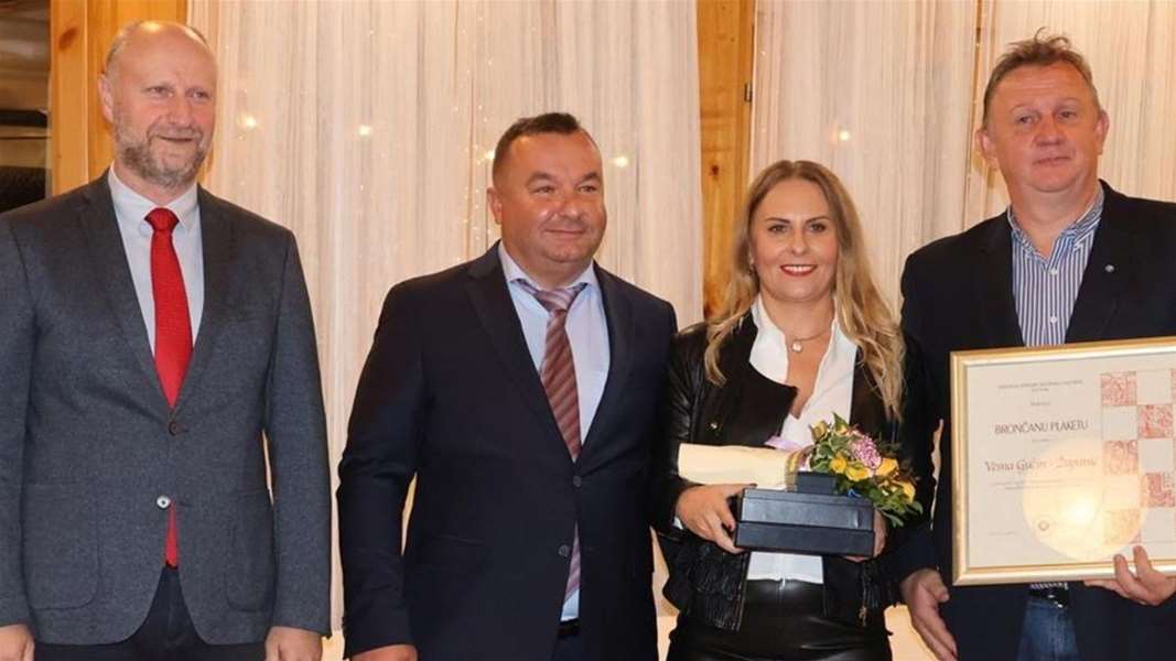 NASLOVNA-ZUPAN-HR-PRIOPCENJE-1-1-Copy-Copy.jpg