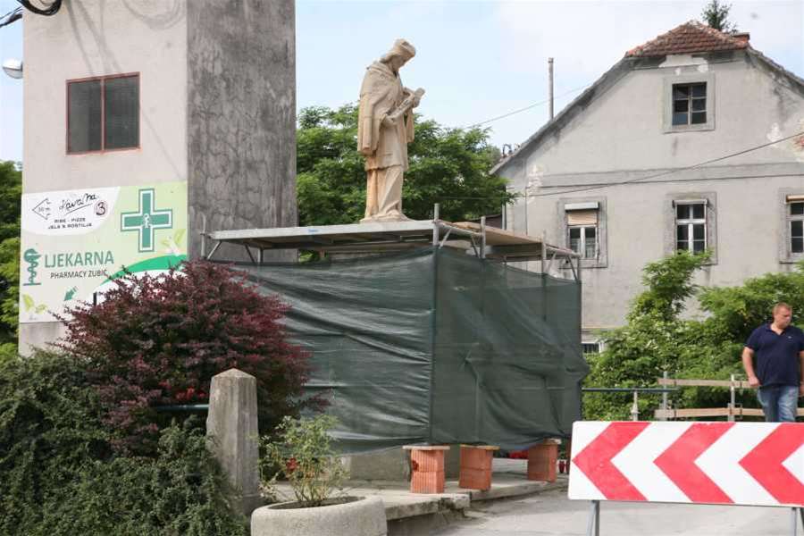 KRAPINA SPOMENIK 2.jpg