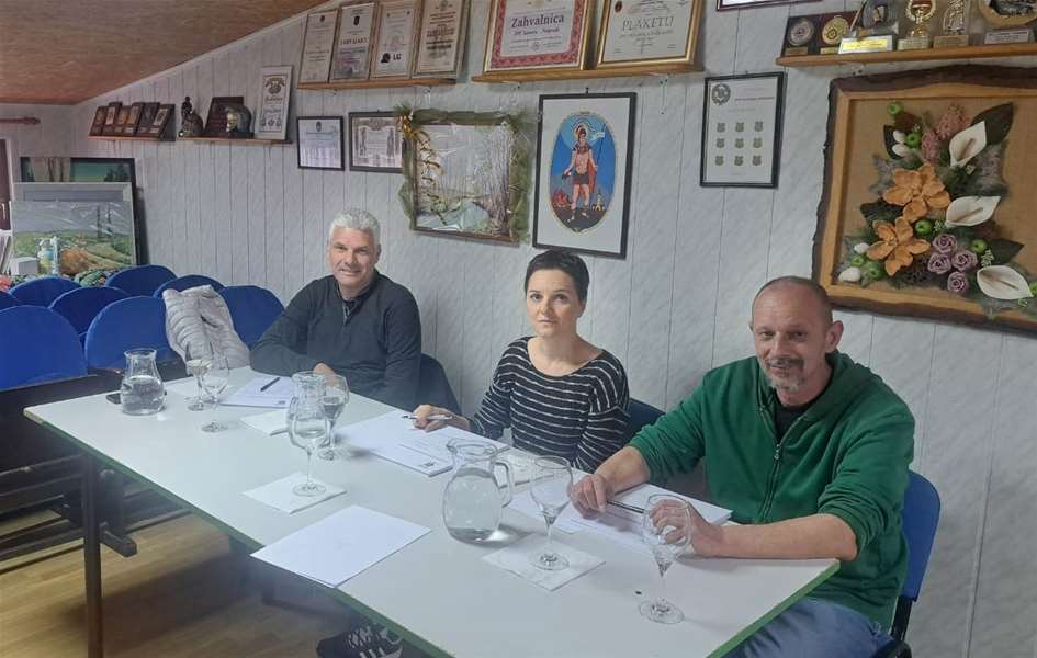 Za vinare ove udruge 12 zlata4.jpg