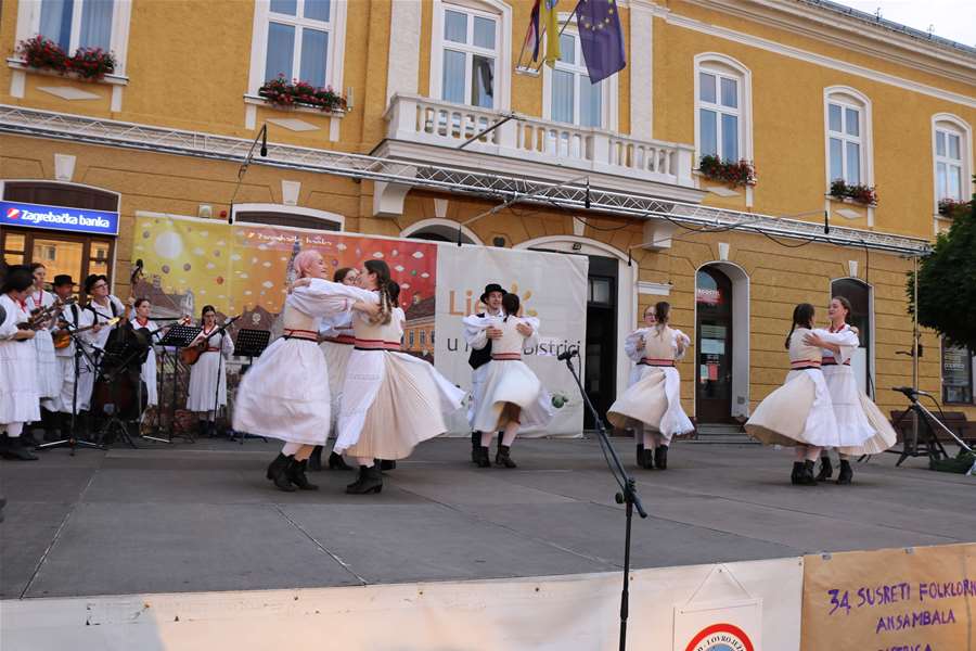FestivaLac i Susreti folklora .JPG