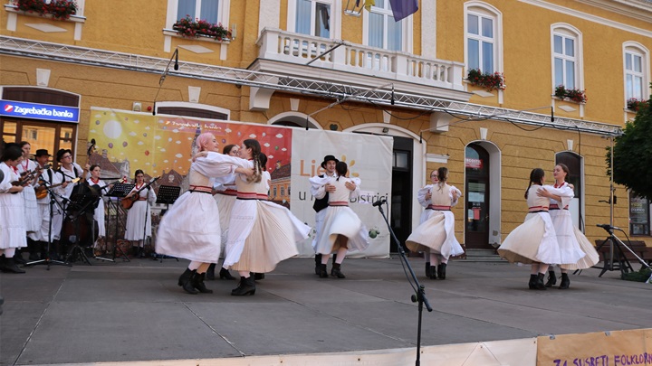 FestivaLac i Susreti folklora .JPG