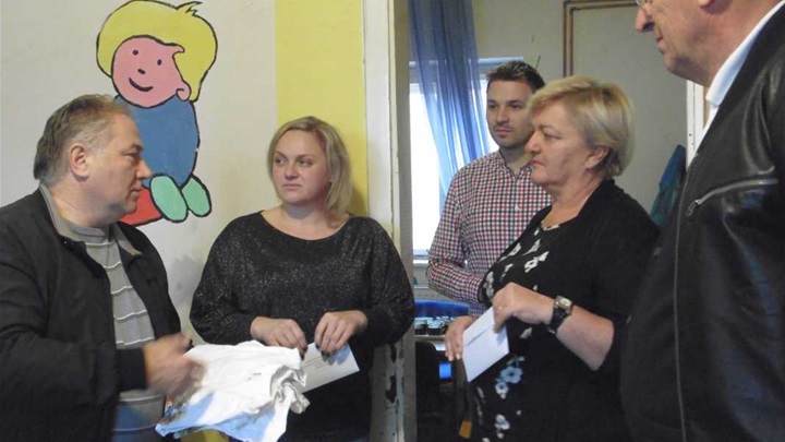 DONACIJA RAČUNALA ZABOK 1.jpg