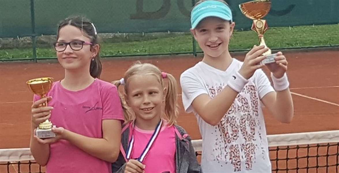 LANA GRŠIĆ, DORA SKUPNJAK, ILIJA ŠANDOR I PETAR VEŠLIGAJ PRVACI ŽUPANIJE.jpg