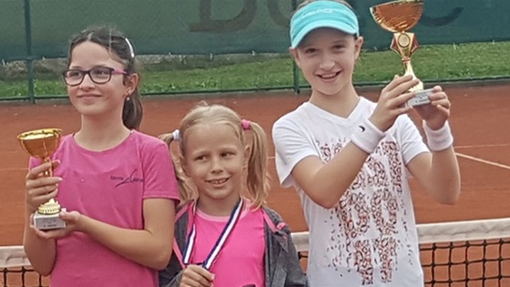 LANA GRŠIĆ, DORA SKUPNJAK, ILIJA ŠANDOR I PETAR VEŠLIGAJ PRVACI ŽUPANIJE.jpg