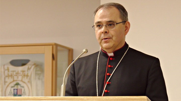 Varaždinski biskup Bože Radoš