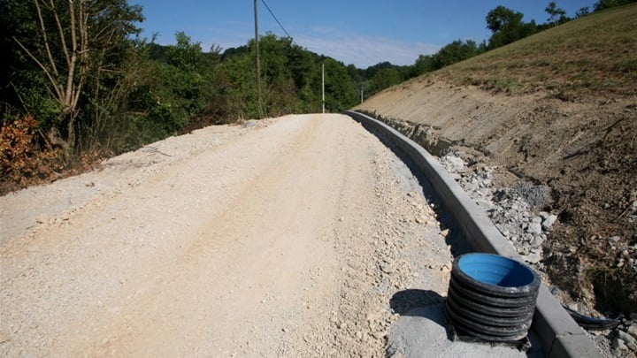 DESINIĆ RADOVI 1.jpg