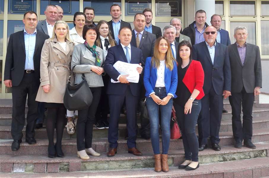 Svoju zajedničku kandidacijsku listu danas je predala koalicija HDZ- HSS- ZDS- HSP AS