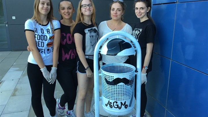 U oslikavanju kanti sudjelovali su brojni članovi DND - a Zabok