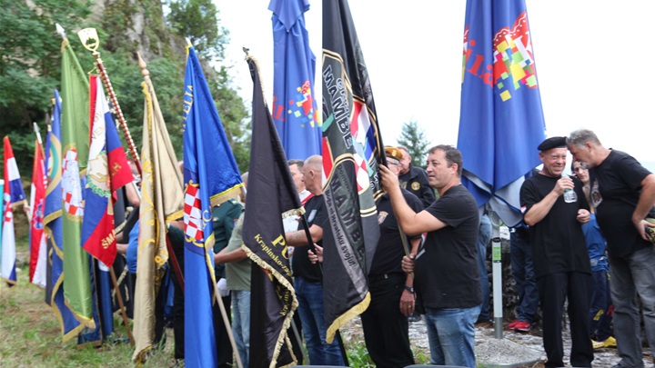 oluja smanjeno glavna.jpg