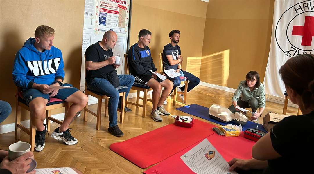 pregrada defibrilator.jpg