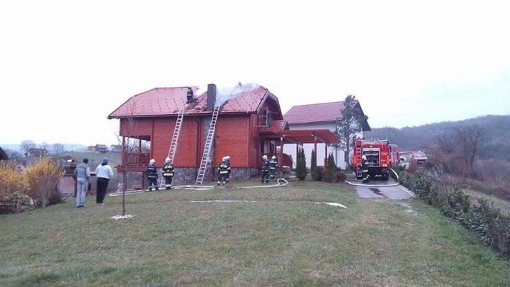 policija zaustavlja.jpg