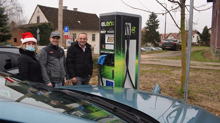 U Mariji Bistrici otvorena punionicu za električna vozila12.JPG